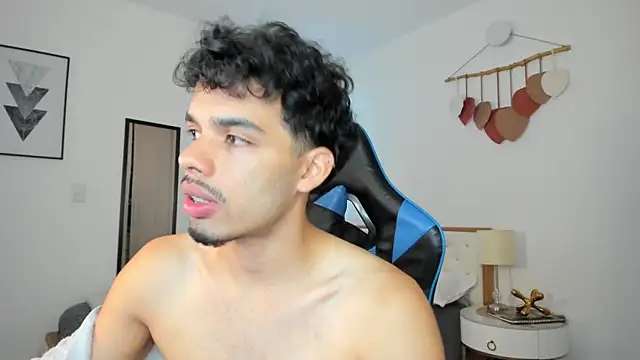 mateoleonee online show from March 2025 01:51:01 PM