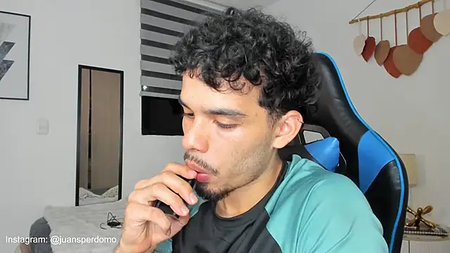 mateoleonee online show from March 2025 12:18:02 AM