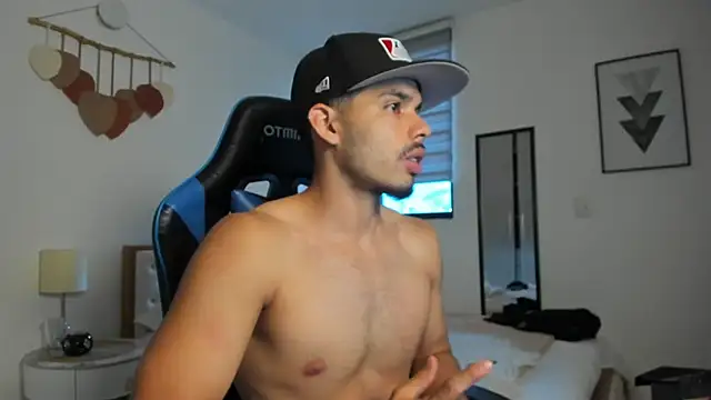 mateoleonee online show from September 2025 07:30:01 PM