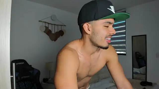 mateoleonee online show from October 2025 09:15:01 PM