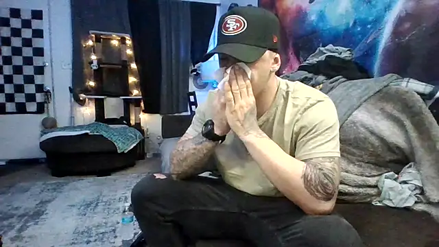 Snapshot of Antoniothedon chatting on December 2024 06:42:02 AM Antoniothedon online show from December 2024 06:42:02 AM