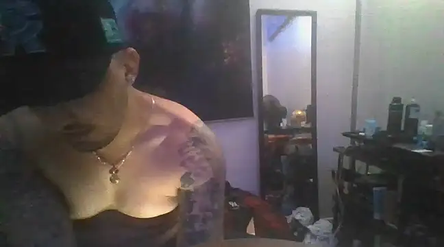 Snapshot of Antoniothedon chatting on February 2025 04:50:02 PM Antoniothedon online show from February 2025 04:50:02 PM