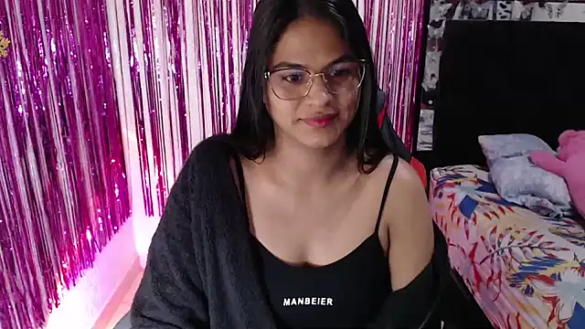 Snapshot of SweetAlmaa chatting on June 2026 10:19:02 AM SweetAlmaa online show from June 2026 10:19:02 AM