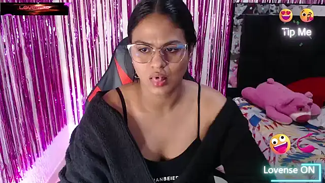 Snapshot of SweetAlmaa chatting on July 2026 09:44:02 AM SweetAlmaa online show from July 2026 09:44:02 AM