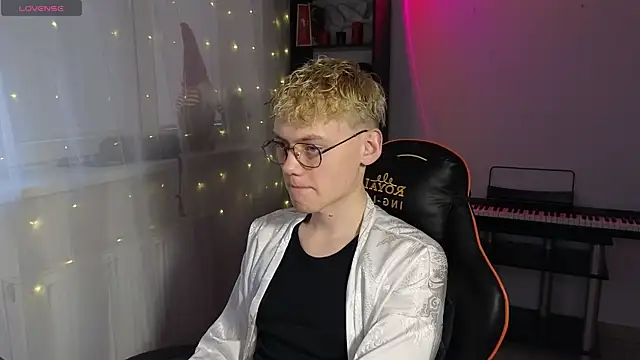 Keytaro online show from March 2025 03:10:02 PM