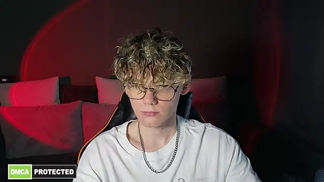 Keytaro online show from April 2026 12:01:01 PM