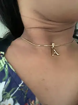 Isa little4u online show from January 2025 08:15:01 PM