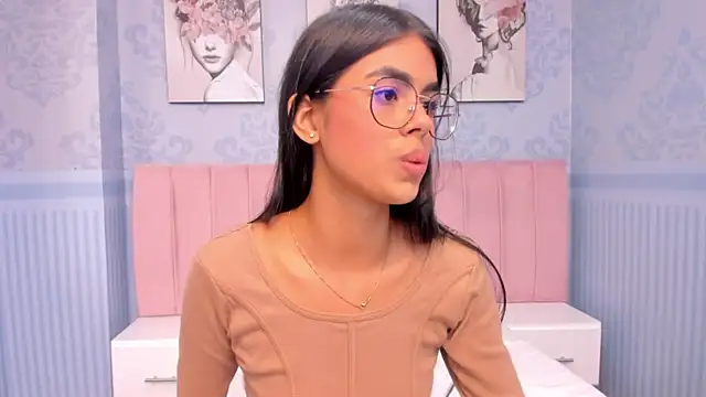 Isa little4u online show from January 2025 09:34:02 PM