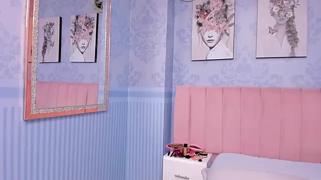 Isa little4u online show from January 2025 09:39:02 PM