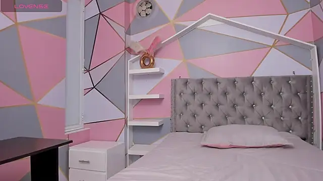 Isa little4u online show from February 2025 09:29:01 PM