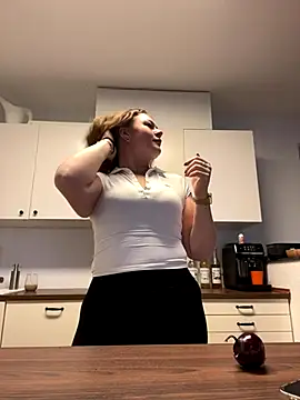 Fancy-Francy online show from November 2025 01:33:02 PM