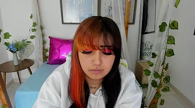 Snapshot of lussyevans24 chatting on February 2025 07:50:01 AM lussyevans24 online show from February 2025 07:50:01 AM