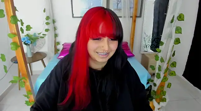 Snapshot of lussyevans24 chatting on February 2025 07:29:01 AM lussyevans24 online show from February 2025 07:29:01 AM