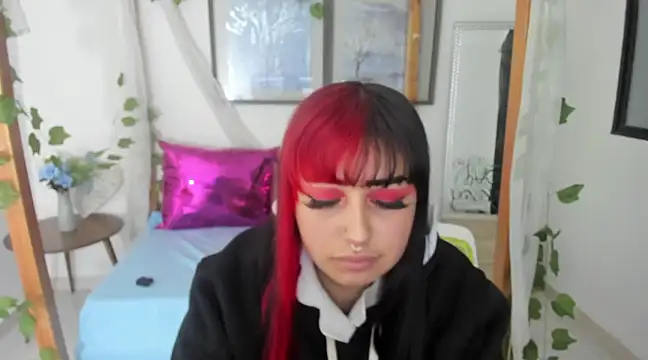 Snapshot of lussyevans24 chatting on February 2025 08:33:02 AM lussyevans24 online show from February 2025 08:33:02 AM