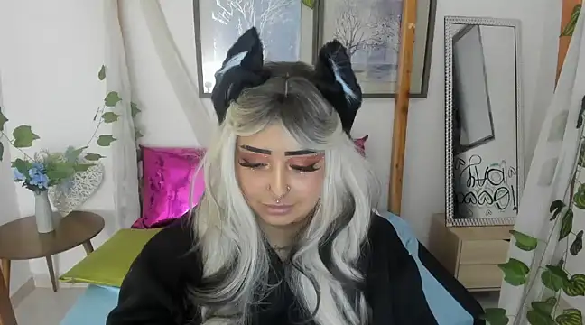 Snapshot of lussyevans24 chatting on February 2025 07:02:02 AM lussyevans24 online show from February 2025 07:02:02 AM