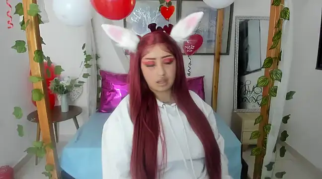 Snapshot of lussyevans24 chatting on February 2025 04:25:01 AM lussyevans24 online show from February 2025 04:25:01 AM