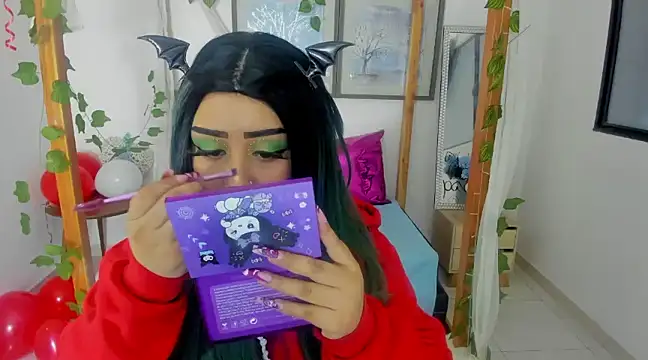 Snapshot of lussyevans24 chatting on February 2025 04:44:02 AM lussyevans24 online show from February 2025 04:44:02 AM