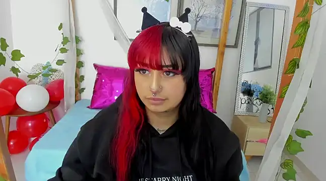 Snapshot of lussyevans24 chatting on February 2025 08:17:02 AM lussyevans24 online show from February 2025 08:17:02 AM