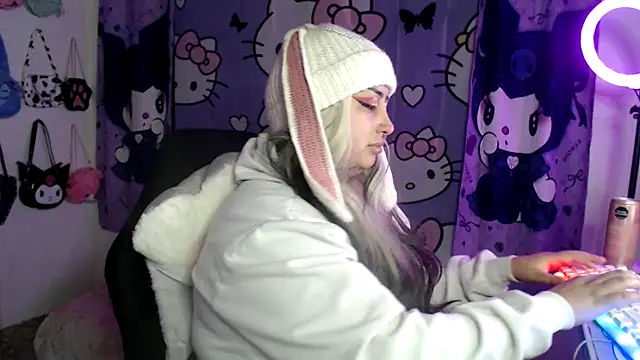 Snapshot of lussyevans24 chatting on September 2025 06:15:02 AM lussyevans24 online show from September 2025 06:15:02 AM