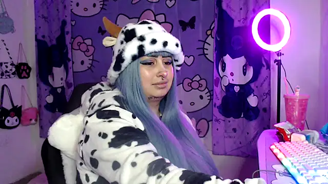 Snapshot of lussyevans24 chatting on October 2025 05:17:01 AM lussyevans24 online show from October 2025 05:17:01 AM