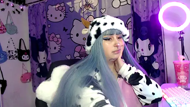 Snapshot of lussyevans24 chatting on October 2025 06:25:01 AM lussyevans24 online show from October 2025 06:25:01 AM