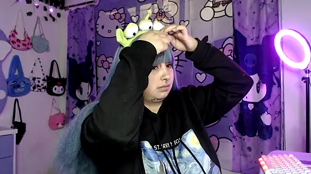 Snapshot of lussyevans24 chatting on October 2025 06:25:01 AM lussyevans24 online show from October 2025 06:25:01 AM