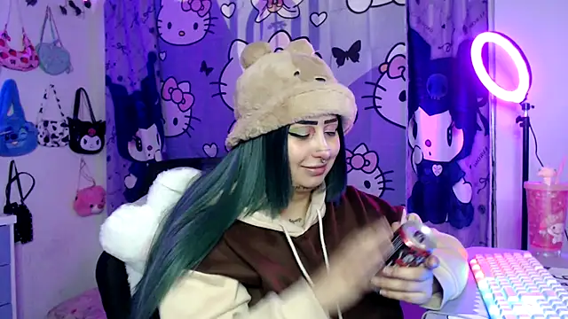 Snapshot of lussyevans24 chatting on October 2025 05:46:01 AM lussyevans24 online show from October 2025 05:46:01 AM