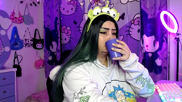 Snapshot of lussyevans24 chatting on October 2025 05:33:01 AM lussyevans24 online show from October 2025 05:33:01 AM