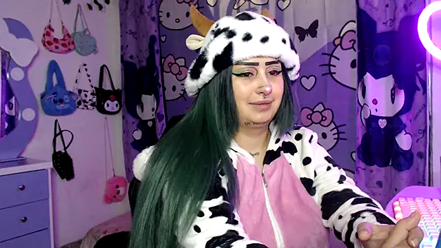 Snapshot of lussyevans24 chatting on October 2025 06:06:02 AM lussyevans24 online show from October 2025 06:06:02 AM