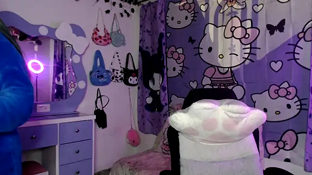 Snapshot of lussyevans24 chatting on October 2025 06:26:01 AM lussyevans24 online show from October 2025 06:26:01 AM