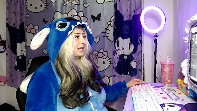 Snapshot of lussyevans24 chatting on November 2025 03:50:02 AM lussyevans24 online show from November 2025 03:50:02 AM