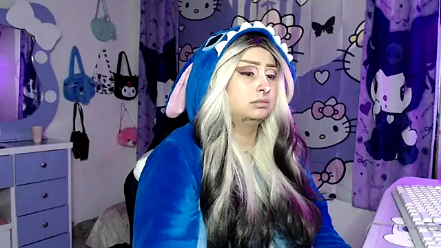 Snapshot of lussyevans24 chatting on November 2025 04:47:01 AM lussyevans24 online show from November 2025 04:47:01 AM