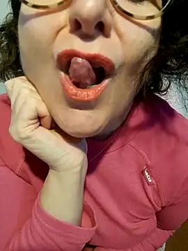 Viola8p online show from December 2025 02:00:02 PM