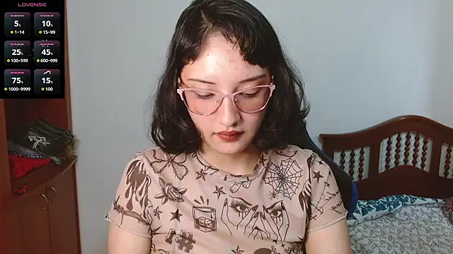 alexaa08 online show from November 2025 01:12:02 PM