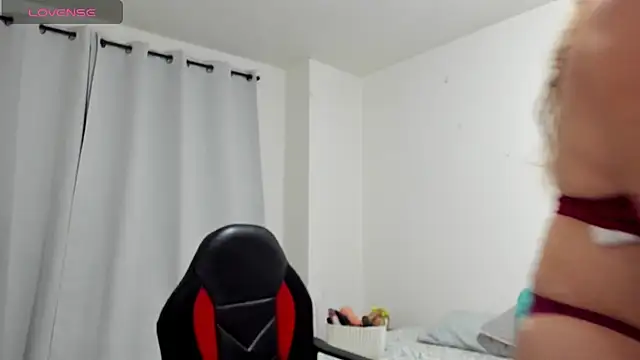 Snapshot of Sanddi_milff chatting on March 2025 09:43:01 PM Sanddi milff online show from March 2025 09:43:01 PM