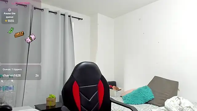 Snapshot of Sanddi_milff chatting on March 2025 09:32:02 PM Sanddi milff online show from March 2025 09:32:02 PM