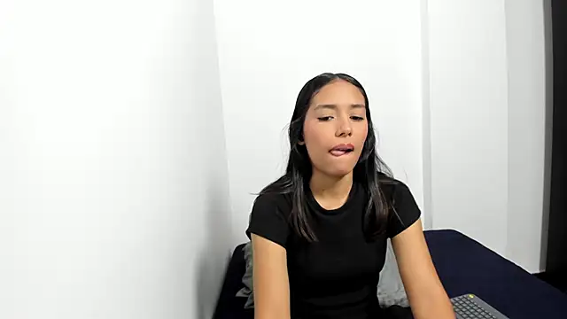 monse 02 online show from October 2025 01:51:02 PM