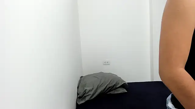 monse 02 online show from October 2025 01:54:02 PM