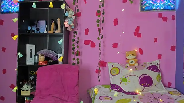 kittyzenn online show from February 2025 02:54:01 PM