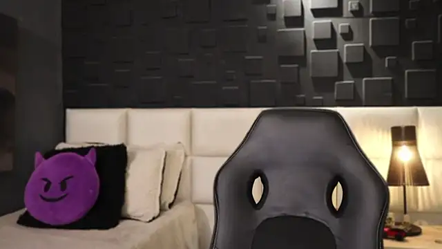 DannSaenz online show from February 2025 05:57:01 PM