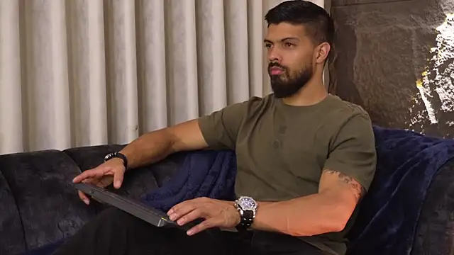 DannSaenz online show from November 2025 11:58:01 AM