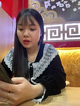 Maeve2k5 online show from March 2025 12:02:02 PM