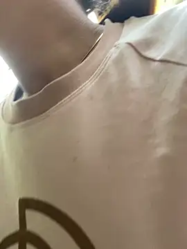 Linaannn online show from March 2025 11:22:02 PM