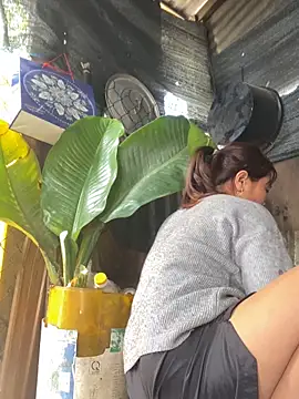 Linaannn online show from February 2026 06:51:01 AM