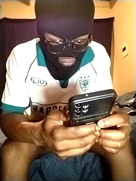 Convertiblechulo online show from December 2024 12:01:02 AM