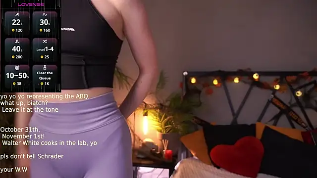 LindaThacker online show from October 2025 04:27:01 AM