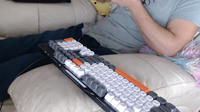 MrStraightDik online show from November 2025 11:10:01 AM