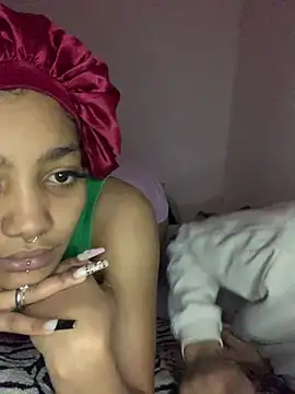 Laanegraofficial  online show from April 2026 09:39:33 PM