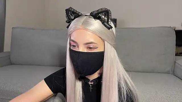 Snapshot of michiko_ chatting on April 2026 10:49:02 AM michiko online show from April 2026 10:49:02 AM