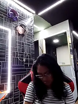 AdelinaMiran90 online show from September 2025 04:03:01 AM